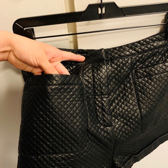 Topshop Quilted Black Shorts - Picture 7 of 10